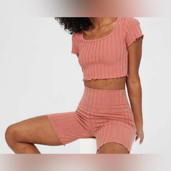 Aerie Offline Set Top and Bottom (See sizes in description) - Picture 1 of 3